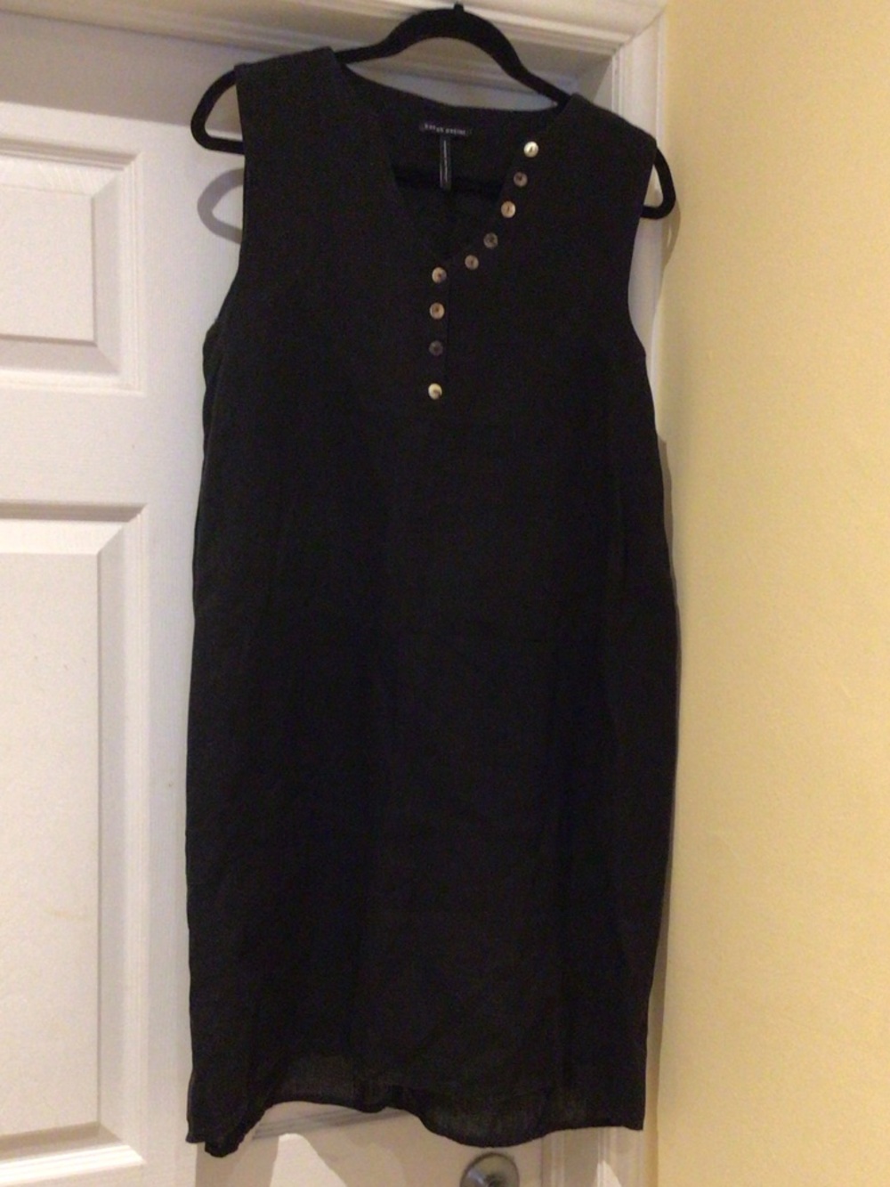 Sarah Pacini 100%Linen Black V-Neck Shift Top with Decorative Buttons Size 10-12